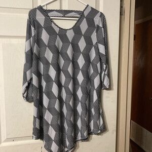 Black & White Geometric A-Line Scoop-Neck Tunic